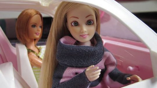 Barbie autó a vagány, belevaló kislányoknak