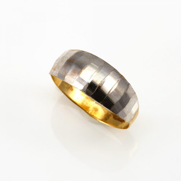 Lehet spórólni a használt arany gyűrű vásárlásával
