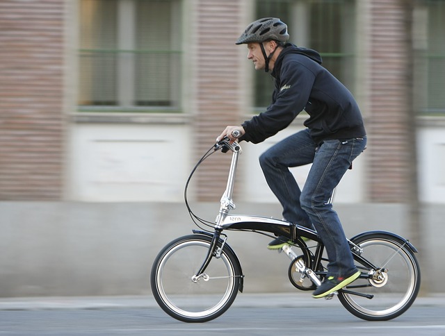 Összecsukható kerékpárok a tömegközlekedéssel vegyítve